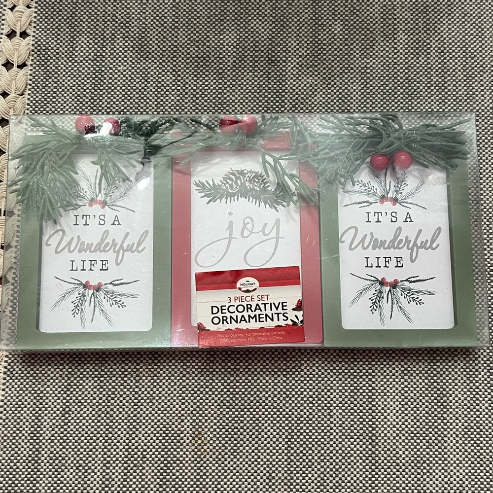 Holiday Collection 3PC Wooden Primitive Ornaments  New